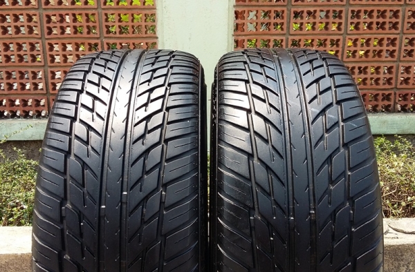 ยาง,205-45-17 MAXXIS MA-V1 ดอกหนาปี13แก่ๆหนึ่งคู่ 2,200
