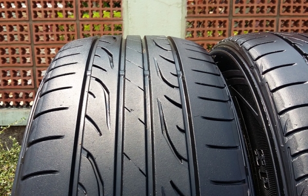 ยาง,215-55-17 DUNLOP LM-704 ดอกหนากลางปี13หนึ่งคู่ 3,500 ยาง,215-55-17 DUNLOP LM-704 ดอกหนากลางปี13หนึ่งคู่ 3,500