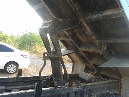 ขายรถบรรทุก6ล้อดั้ม