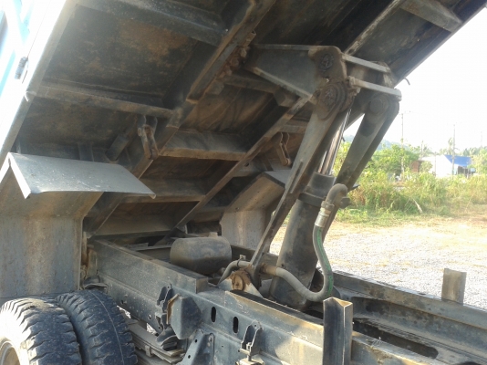 ขายรถบรรทุก6ล้อดั้ม