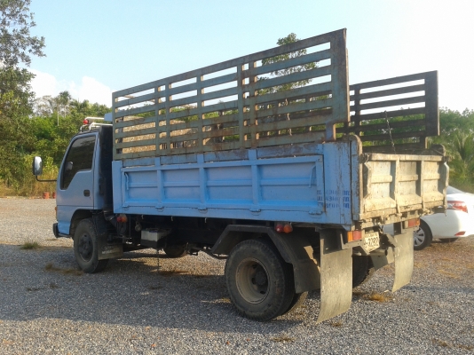 ขายรถบรรทุก6ล้อดั้ม