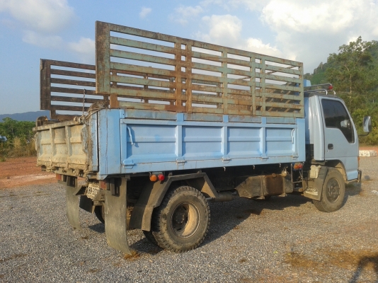 ขายรถบรรทุก6ล้อดั้ม