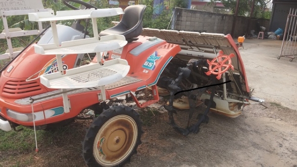 ขายรถดำนา kubota  6 แถว รุ่น spa 65