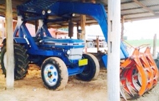 ขายด่วน เครื่องคีบอ้อย KMT รุ่น K81-370 แบบคานเดี่ยว สภาพดีมากเหมือนของใหม่ใช้งานน้อยครับ ตักได้ประมาณ 500 กก. แขนยกได้สูง 5.5 เมตรเลยครับ ราคาต่อรองได้ครับ