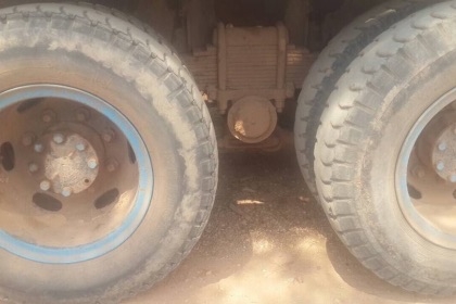 NISSAN DIESEL 185 HP PD6 สิบล้อ 2 เพลา เทรลเลอร์ท้ายลาดขึ้นรถแบ็คโฮร PC 200 สภาพดีพร้อมใช้งานได้เลยครับ เครื่องยนต์ 185 แรงเครื่องแรงดีกำลังดีสุดๆครับไม่มีเยิ้ม วางหัวเก๋งมิตซูบิชิ FUSO อย่างสวยยังไม่แจ้งลงเล่มนะครับภายในคอนโซลสวยครบ พวงมาลัยธรรมดา ช่วงล่