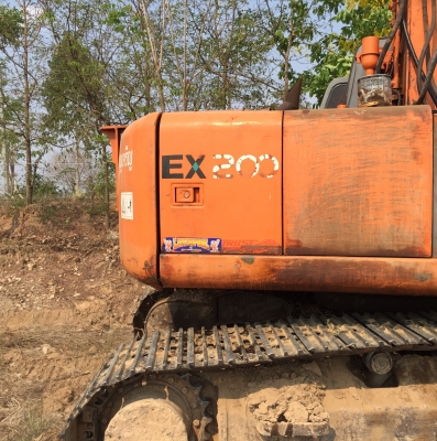ขายแบ็คโฮ  HITACHI  EX200 รุ่น 5