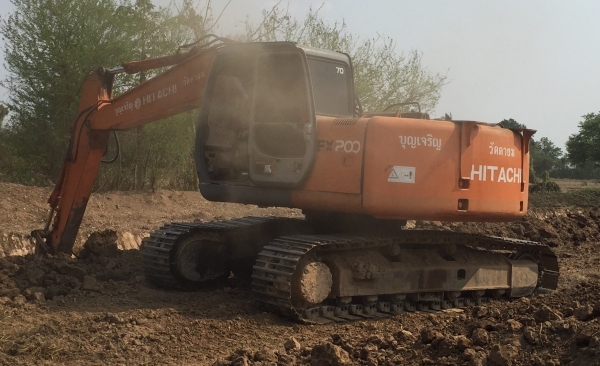 ขายแบ็คโฮ  HITACHI  EX200 รุ่น 5