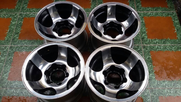 ขายล้อ offroad ลึกๆ15 x 10 สภาพดี