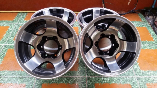 ขายล้อ offroad ลึกๆ15 x 10 สภาพดี