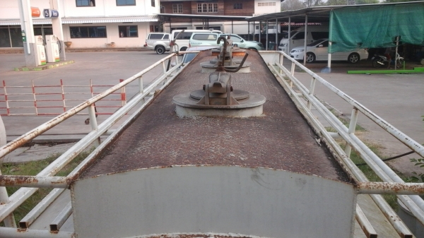 ขายด่วนถังนํ้ามันถอดลงจากรถ6ล้อร็อกกี่บรรจุ7000ลิตรพร้อมชุด