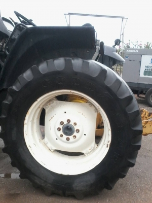 ขายรถไถ Ford New Holland 8160
