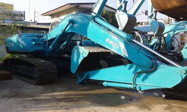 ขายรถแม็คโค KOBELCO SK 200-3 มาคไฟร์ซุปเปอร์