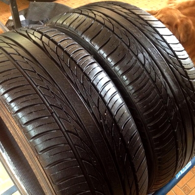 ยาง 205-40-17 1คู่ สภาพดอกสวย ปี11-12 เพิ่งถอดจากรถเปลี่ยนขนาดยาง ตจวส่งได้ครับ