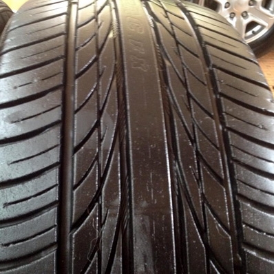 ยาง 205-40-17 1คู่ สภาพดอกสวย ปี11-12 เพิ่งถอดจากรถเปลี่ยนขนาดยาง ตจวส่งได้ครับ ยาง 205-40-17 1คู่ สภาพดอกสวย ปี11-12 เพิ่งถอดจากรถเปลี่ยนขนาดยาง ตจวส่งได้ครับ