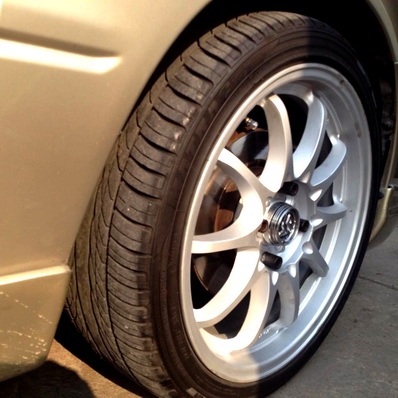 ยาง 205-40-17 1คู่ สภาพดอกสวย ปี11-12 เพิ่งถอดจากรถเปลี่ยนขนาดยาง ตจวส่งได้ครับ ยาง 205-40-17 1คู่ สภาพดอกสวย ปี11-12 เพิ่งถอดจากรถเปลี่ยนขนาดยาง ตจวส่งได้ครับ