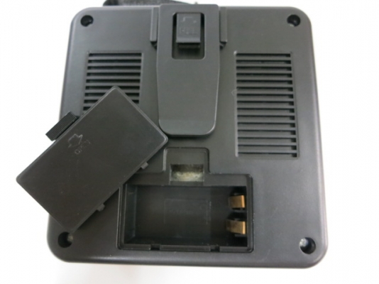 ตู้แอมป์กีต้าร์ QUAKE รุ่น MINI 3 ดอก 3นิ้ว ต่อหม้อแปลงหรือใส่ถ่านได้ ของใหม่