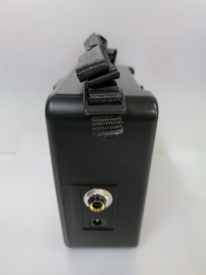 ตู้แอมป์กีต้าร์ QUAKE รุ่น MINI 3 ดอก 3นิ้ว ต่อหม้อแปลงหรือใส่ถ่านได้ ของใหม่