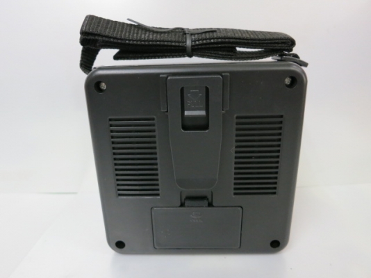 ตู้แอมป์กีต้าร์ QUAKE รุ่น MINI 3 ดอก 3นิ้ว ต่อหม้อแปลงหรือใส่ถ่านได้ ของใหม่