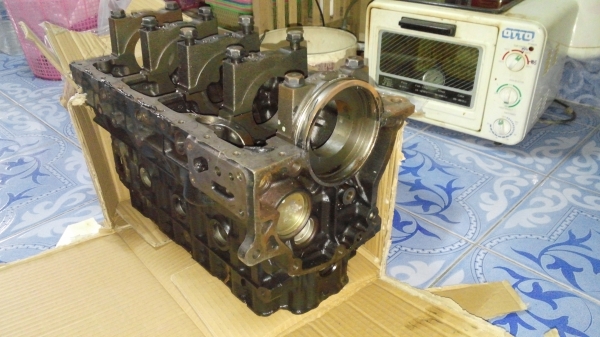 เสื้อสูบอีซูซุ 2800 เทอร์โบ ราคา 5,000 บ