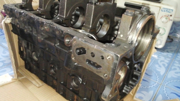 เสื้อสูบอีซูซุ 2800 เทอร์โบ ราคา 5,000 บ เสื้อสูบอีซูซุ 2800 เทอร์โบ ราคา 5,000 บ