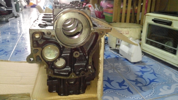 เสื้อสูบอีซูซุ 2800 เทอร์โบ ราคา 5,000 บ เสื้อสูบอีซูซุ 2800 เทอร์โบ ราคา 5,000 บ