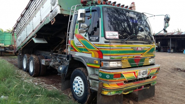 ขายด่วนรถเทนเลอร์ลากรถแบคโฮPC200HINOZMเคือง260แรง