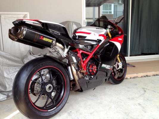 ขาย DUCATI 1098s ปี08 แต่งเพียบ ท่อสูตรAkrapovic แฟริ่ง1198s  ราคา 395000บาท