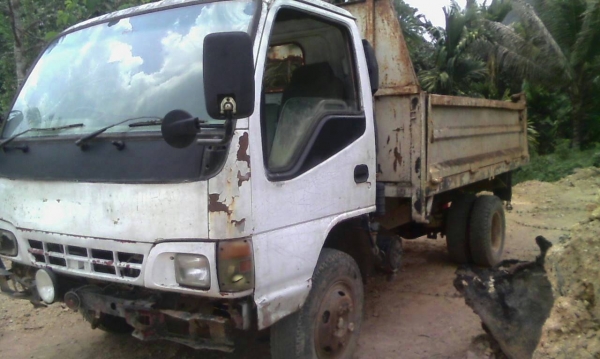 หกล้อดั้ม อีชุชูNPR130แรง&amp;NPR120แรง ดั้ม5คิว^^รถ2คันนอกนำเข้า^^สภาพใช้งานประจำ"บริการรับส่งถึงบ้าน"ครับ