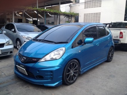 ขาย Honda Jazz ปี 2011 ออโต้ รองทอป เบาะหนัง/กล้องหลัง