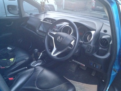 ขาย Honda Jazz ปี 2011 ออโต้ รองทอป เบาะหนัง/กล้องหลัง