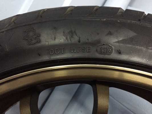 ธารนนทบุรี//ขาย ล้อแม็ค 22 japan 6 รู สภาพสวยๆดอกยางเต็มๆ ราคา 45.000 บาท