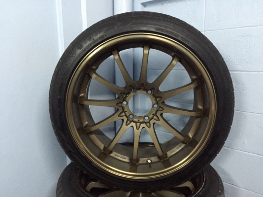 ธารนนทบุรี//ขาย ล้อแม็ค 22 japan 6 รู สภาพสวยๆดอกยางเต็มๆ ราคา 45.000 บาท