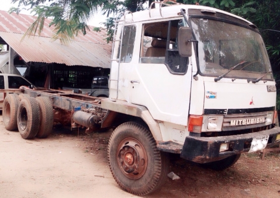 MITSUBISHI FUSO FN527 - 195 HP 6D16 MA 21493 สิบล้อ 2 เพลา 10 SPEED ขายหัวกับคัชซีนะครับ เครื่องยนต์แรงดีกำลังดีมากไม่เยิ้มพร้อมใช้งาน ภายในเก๋งคอนโซลครบพร้อม พวงมาลัยเพาเวอร์ ระบบเบรคทริ๊ปฟี้ ช่วงล่างใหญ่ 2 เพลาเดิมๆสาแหรกตรง คัชซีสวยเดิมไม่มีบวม ยางสภาพ