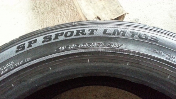 ยาง 215-50R17 Dunlop SP-SPRT LM703 ปี2112-1710 (1คู่) ยาง 215-50R17 Dunlop SP-SPRT LM703 ปี2112-1710 (1คู่)