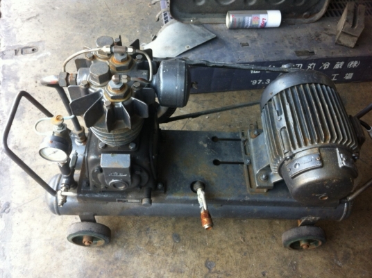 เครื่องปั๊มลม HITACHI สภาพดี