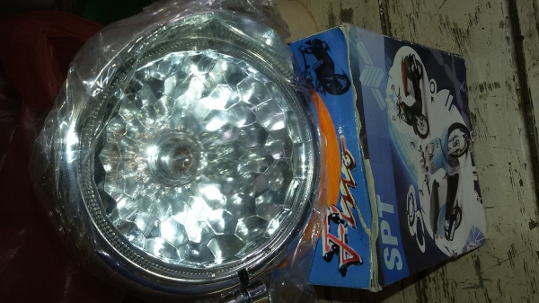 ไฟสปอร์ตไลต์แต่งมอเตอร์ไซค์