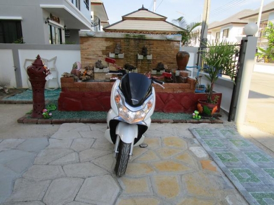 ขายรถ Honda pcx150 ปี 12 สภาพสวยพร้อมซิ่ง ขายรถ Honda pcx150 ปี 12 สภาพสวยพร้อมซิ่ง