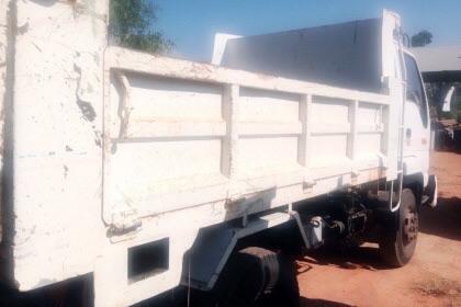 ISUZU DECA NRR 210 HP 6HH1 หกล้อดั๊มพ์ กระบะดั๊มพ์เหล็ก 5 ตันความยาว 3.60 เมตรสภาพดีสวยพร้อมบรรทุกได้เลยครับ เครื่องยนต์แน่นดีแรงดีไม่มีเยิ้ม หัวเก๋งสวยภายในเก๋งคอนโซลครบพร้อม แอร์เย็น พวงมาลัยเพาเวอร์ ระบบเบรคทริ๊ปฟี้ครบครัน ช่วงล่างแน่นดีคัชซีอย่างสวยไม