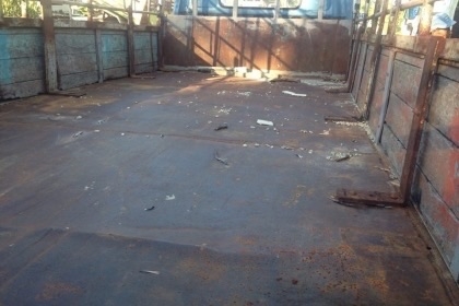 ISUZU NPR 100 HP 4BC2 รถบรรทุกหกล้อ กระบะคอกเหล็กความยาว 4.30 เมตรสภาพดีพร้อมบรรทุกหนักได้เลยครับ เครื่องยนต์แรงดีไม่มีเยิ้มครับ หัวเก๋งสวยไม่มีผุภายในเก๋งคอนโซลสวยครบ พวงมาลัยเพาเวอร์ ช่วงล่างแน่นดีคัชซีสวยไม่แตกไม่บวมเลยครับ ยาง 7.50 ขอบ 16 สภาพดีประมาณ