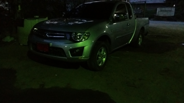 ขายรถไทรทันป้ายแดงครับ ขายดาวครับ รถเดิมๆครับ ใช้น้อย อยู่ในประกันครับ