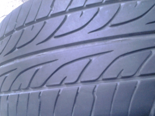 ยาง Dunlop  215/45/17 ปี 12