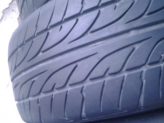 ยาง Dunlop  215/45/17 ปี 12