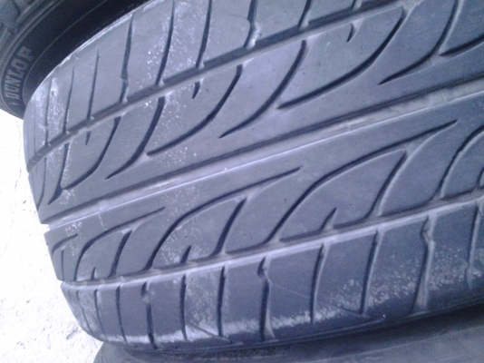 ยาง Dunlop  215/45/17 ปี 12