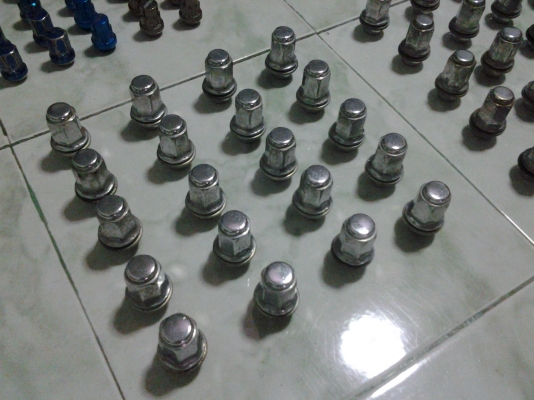 น็อตเดิมแท้ ติดรถ