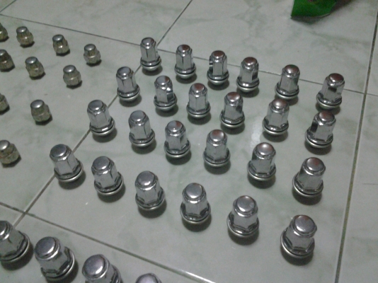 น็อตเดิมแท้ ติดรถ