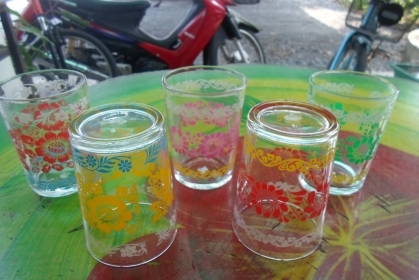 แก้วเป๊ปซี่ แก้วน้ำชาลายดอกไม้ แก้วสุรากลั่น ใบละ 50 สวย ๆ