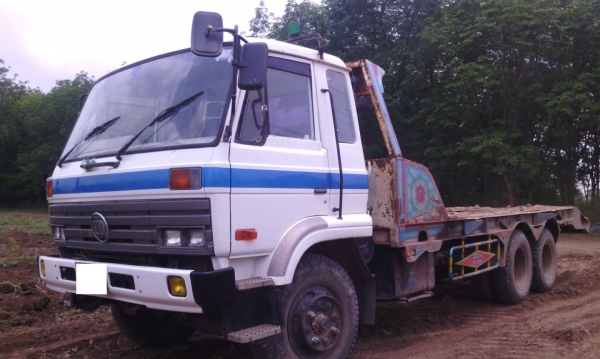 ืNISSAN 10 ล้อ 2 เพลา เทนเลอร์ บรรทุกแบคโฮ