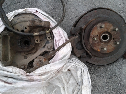 ขายครับ คู่ละ 1700 บาท