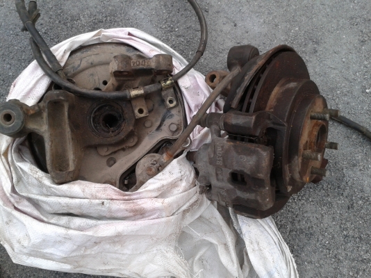 ขายครับ คู่ละ 1700 บาท