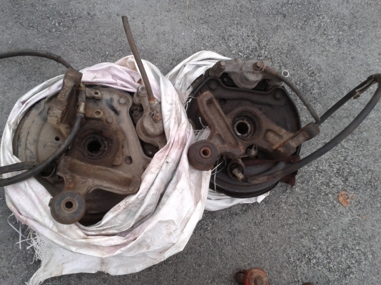 ขายครับ คู่ละ 1700 บาท